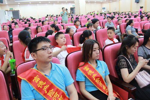 富德产险河南分公司志愿者积极投身公益 富德产险河南分公司志愿者积极投身公益